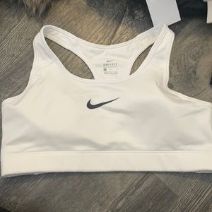 Nike sports bra, like new . Size large